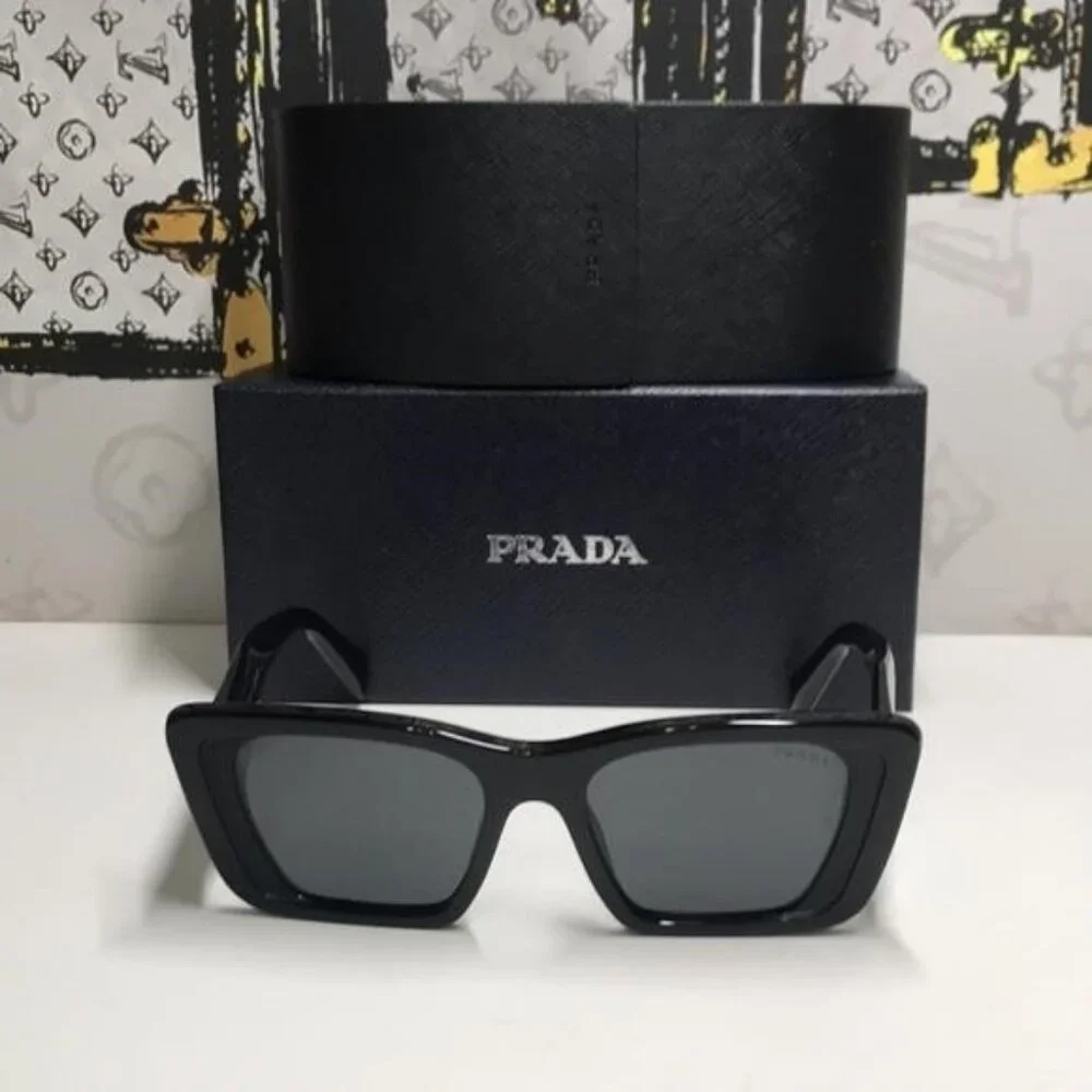 New Authentic Prada Chic Black Square Sunglasses SPR08Y 1AB-5S0 - Picture 7 of 12